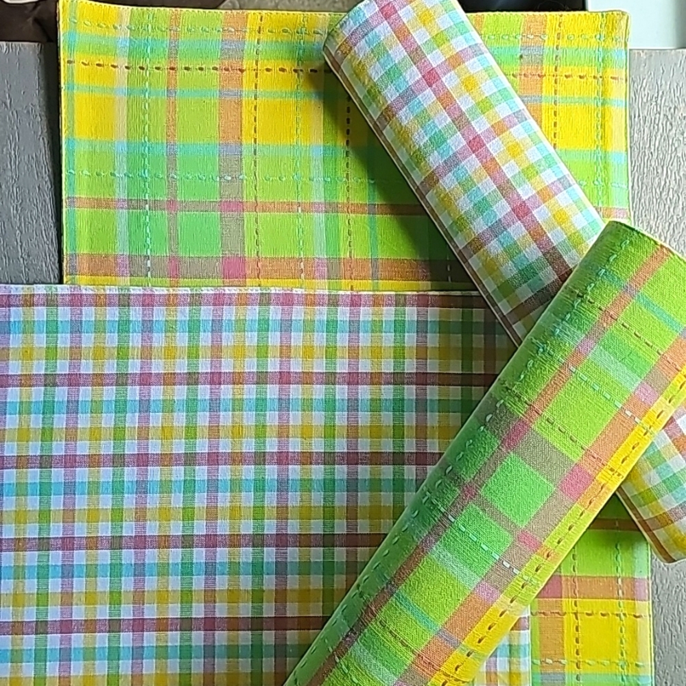 Pier 1 Placemats Set of 4